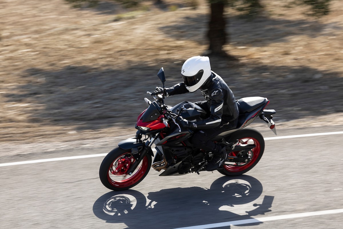 Kawasaki Z 500 (e Ninja 500): la controffensiva giapponese +VIDEO+